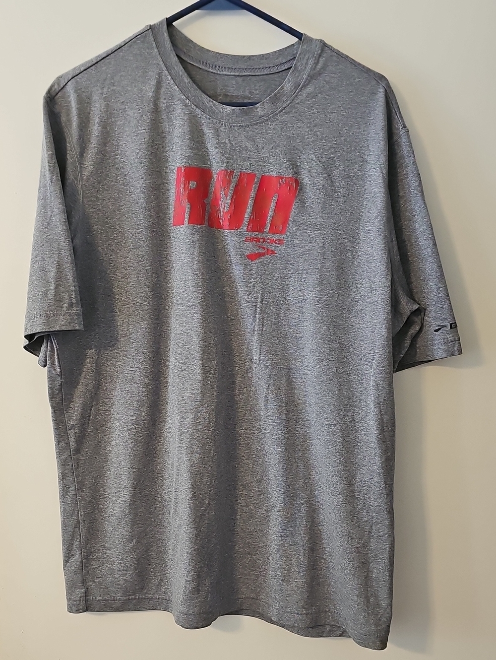Brooks Gray Running Shirt Fitted Dry Fit Size Large